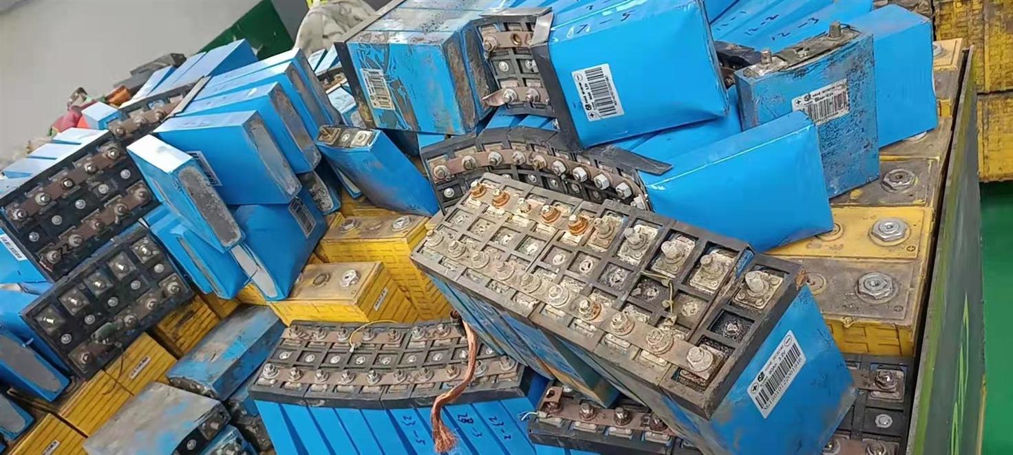 137.4GWh 廢舊鋰電池之困，2025 年回收設備如何化解？